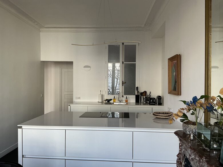 Full kitchen