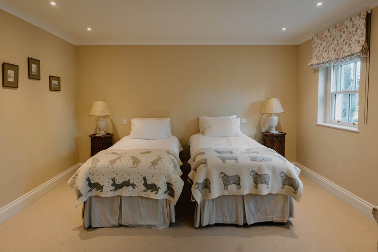 Well Furlong Cottage with Pool and Pastoral Views - Pershore, United Kingdom