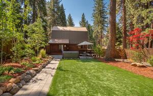 Baita ristrutturata sul Lago Tahoe, presso il campo da golf Brockway - Tahoe Vista, California