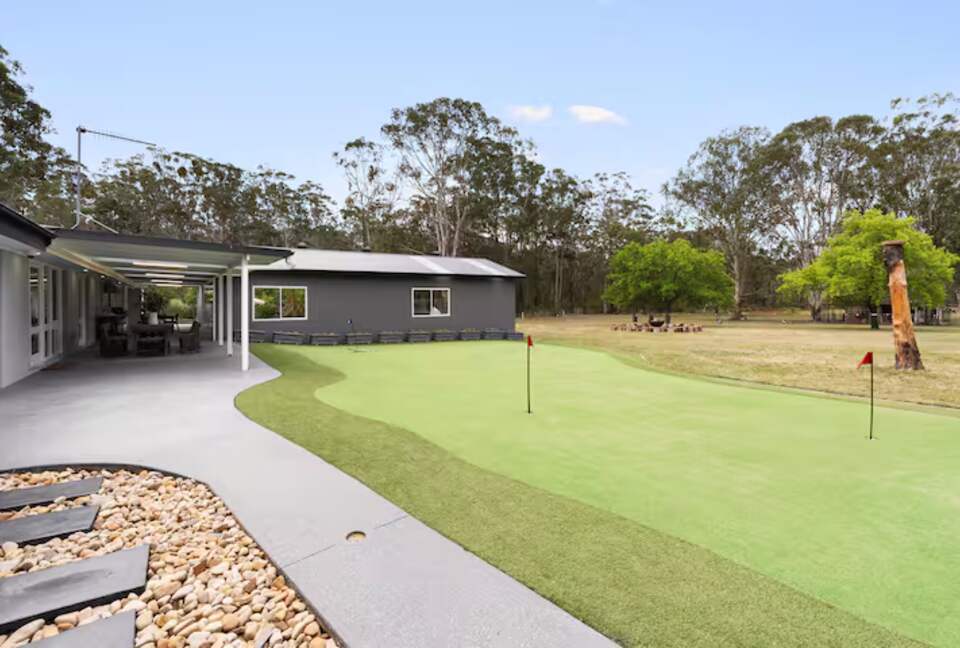 Pitt Town Estate with Mineral Pool and Putting Green - Pitt Town, Australia