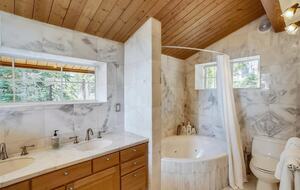 Alpine Escape Near Northstar & Lake Tahoe - Kings Beach, California