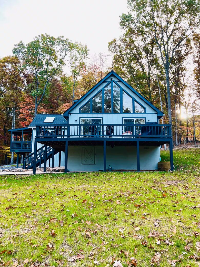 Cozy Chalet Near Berkeley Springs & Harpers Ferry - Gerrardstown, West Virginia