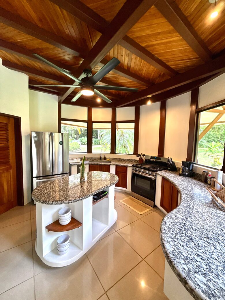 Osa Peninsula Jungle Retreat Near Playa Sombrero - Puerto Jiménez Canton, Costa Rica