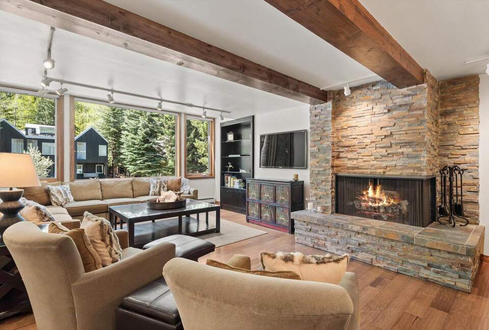 Modern Mountain Residence in the Heart of Aspen - Aspen, Colorado