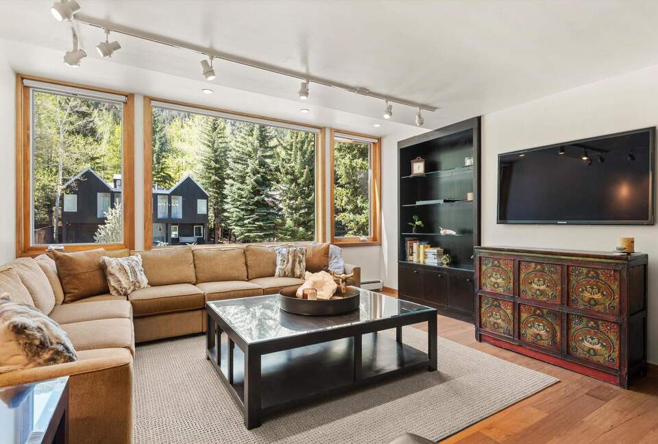Modern Mountain Residence in the Heart of Aspen - Aspen, Colorado