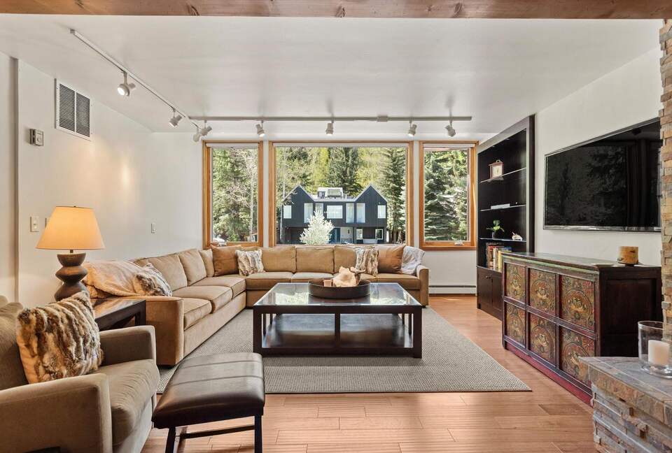 Modern Mountain Residence in the Heart of Aspen - Aspen, Colorado