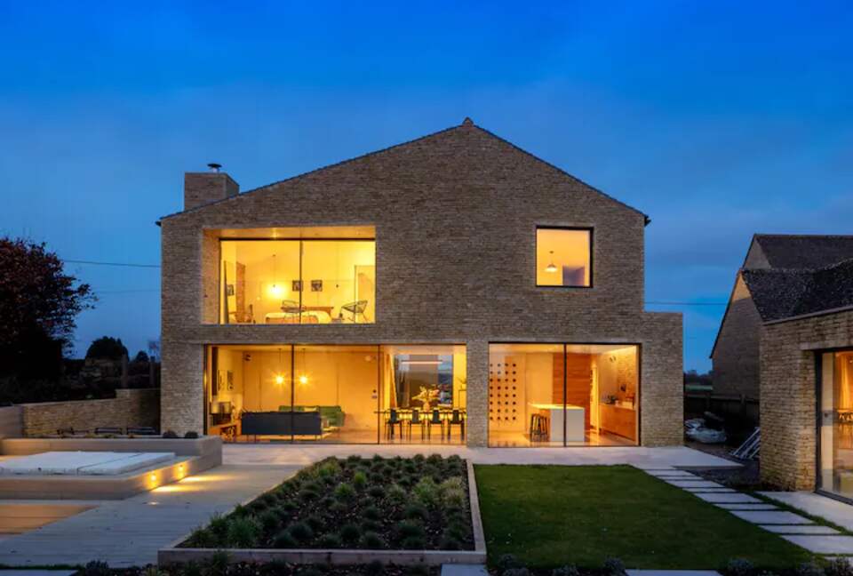 Contemporary Residence with Countryside Views - Malmesbury, United Kingdom