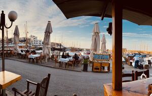 Der wunderschöne alte Hafen von Kyrenia