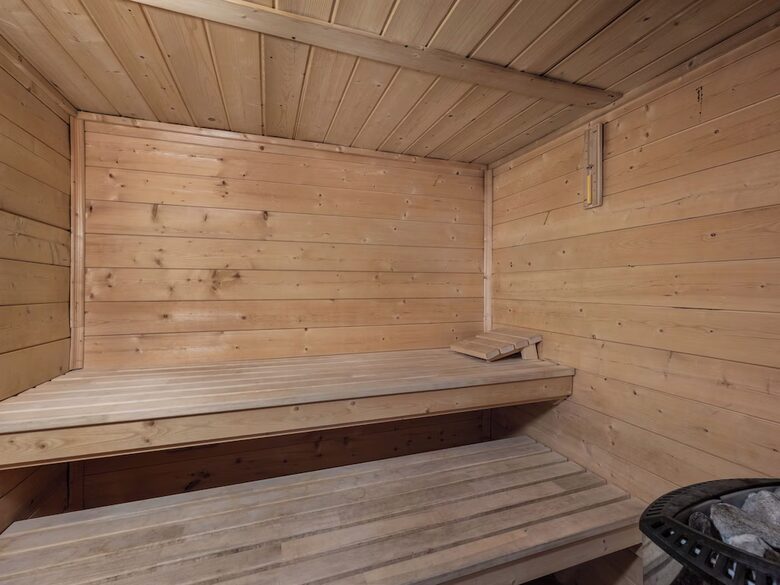 A Three Valleys Chalet with Sauna and Views - Moûtiers, France