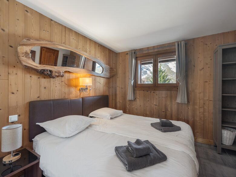 A Three Valleys Chalet with Sauna and Views - Moûtiers, France