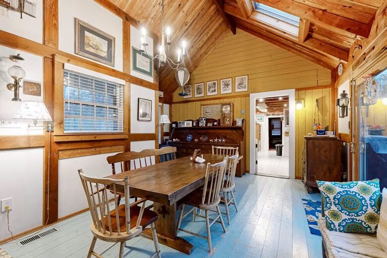 Cape Cod Lake Escape Near Nauset & Skaket Beaches - Orleans, Massachusetts