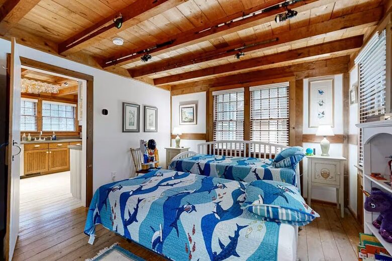 Cape Cod Lake Escape Near Nauset & Skaket Beaches - Orleans, Massachusetts