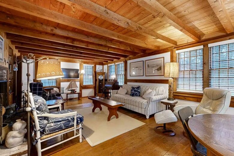 Cape Cod Lake Escape Near Nauset & Skaket Beaches - Orleans, Massachusetts