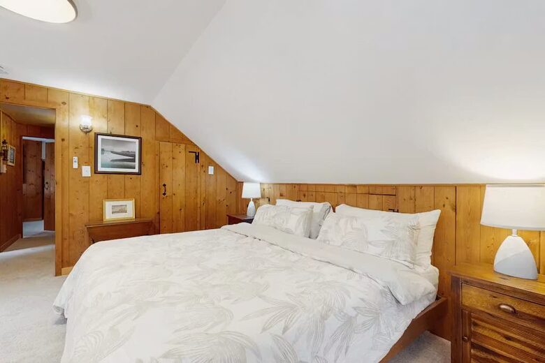 Cape Cod Lake Escape Near Nauset & Skaket Beaches - Orleans, Massachusetts