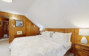 Cape Cod Lake Escape Near Nauset & Skaket Beaches - Orleans, Massachusetts