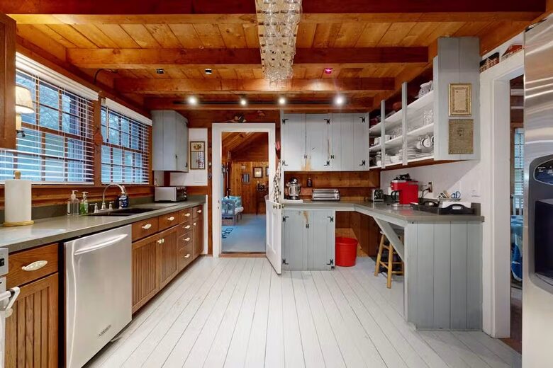 Cape Cod Lake Escape Near Nauset & Skaket Beaches - Orleans, Massachusetts