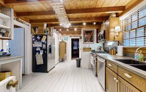 Cape Cod Lake Escape Near Nauset & Skaket Beaches - Orleans, Massachusetts
