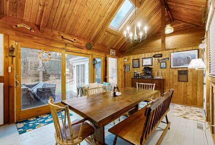 Cape Cod Lake Escape Near Nauset & Skaket Beaches - Orleans, Massachusetts