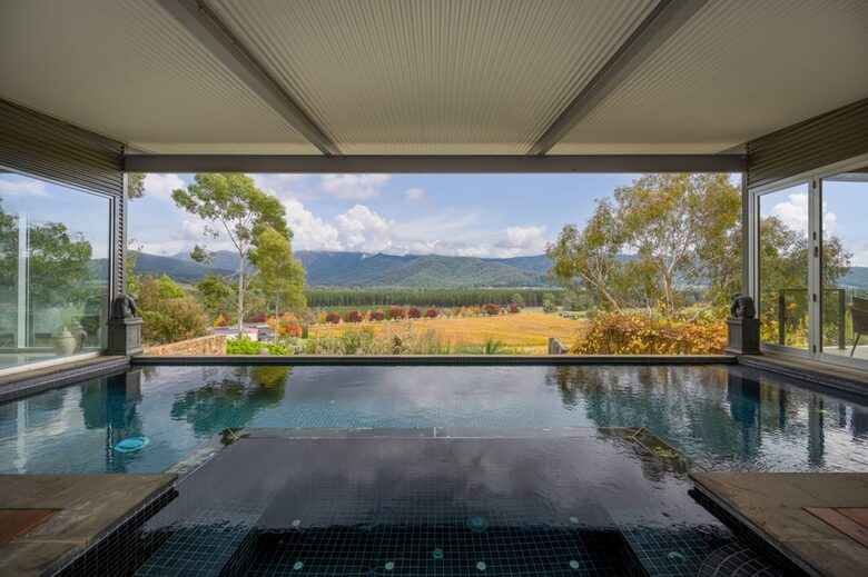 Luxury Vineyard Retreat in Victoria’s High Country - Porepunkah, Australia