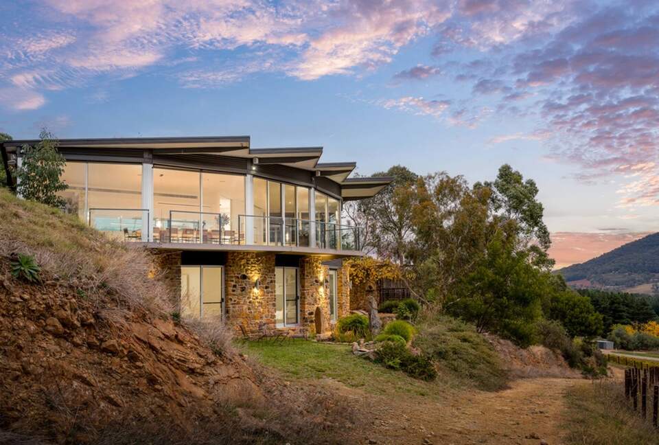 Luxury Vineyard Retreat in Victoria’s High Country - Porepunkah, Australia