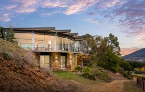 Luxury Vineyard Retreat in Victoria’s High Country - Porepunkah, Australia