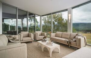 Luxury Vineyard Retreat in Victoria’s High Country - Porepunkah, Australia