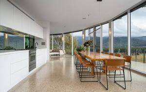 Luxury Vineyard Retreat in Victoria’s High Country - Porepunkah, Australia