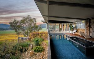 Luxury Vineyard Retreat in Victoria’s High Country - Porepunkah, Australia