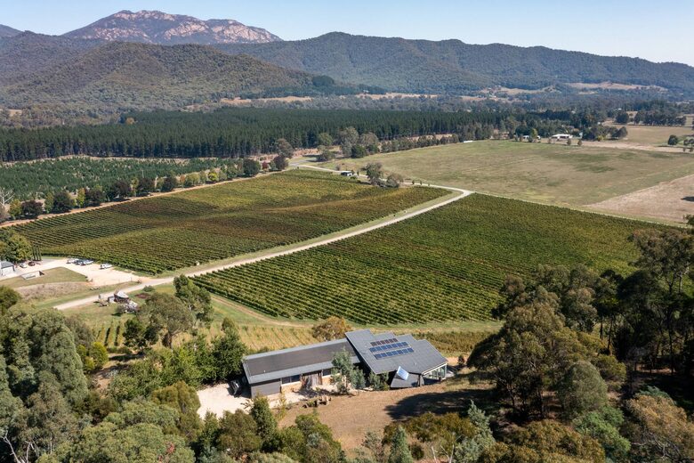 Luxury Vineyard Retreat in Victoria’s High Country - Porepunkah, Australia