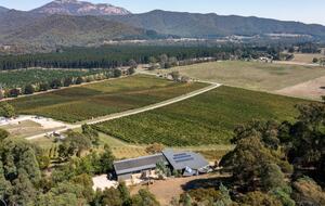 Luxury Vineyard Retreat in Victoria’s High Country - Porepunkah, Australia