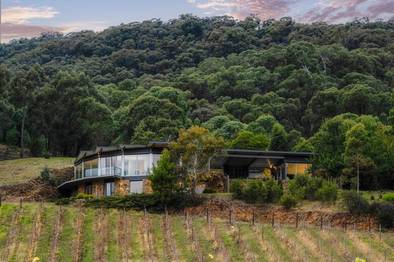 Luxury Vineyard Retreat in Victoria’s High Country - Porepunkah, Australia