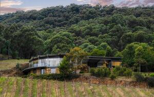 Luxury Vineyard Retreat in Victoria’s High Country - Porepunkah, Australia