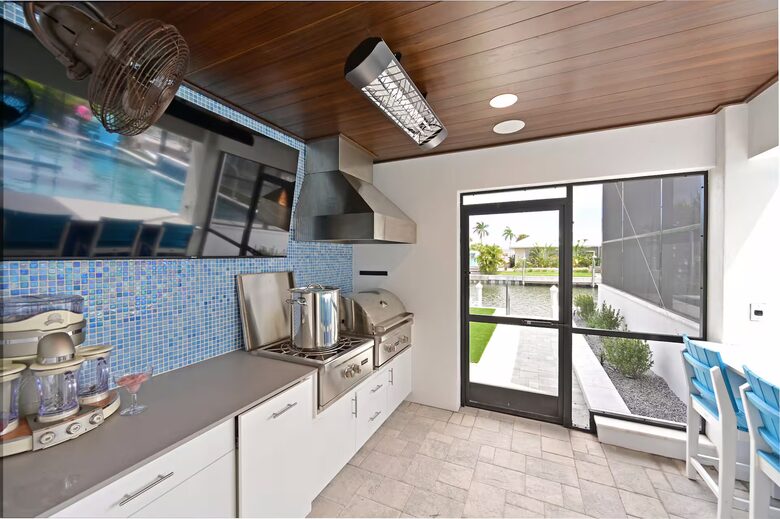 Bradenton Waterfront Escape with Private Dock & Rooftop Lounge - Bradenton, Florida