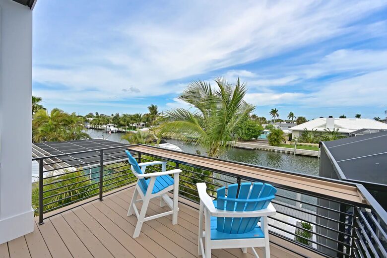 Bradenton Waterfront Escape with Private Dock & Rooftop Lounge - Bradenton, Florida