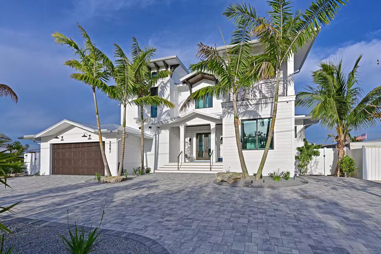 Bradenton Waterfront Escape with Private Dock & Rooftop Lounge - Bradenton, Florida