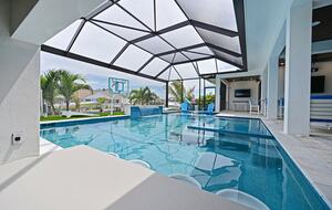 Bradenton Waterfront Escape with Private Dock & Rooftop Lounge - Bradenton, Florida