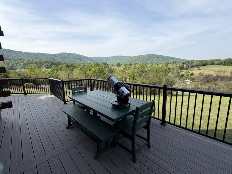 Shenandoah Valley Log Retreat with Mountain Views - Bentonville, Virginia