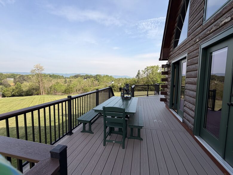 Shenandoah Valley Log Retreat with Mountain Views - Bentonville, Virginia