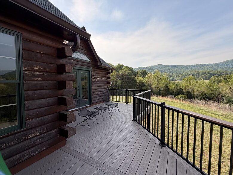 Shenandoah Valley Log Retreat with Mountain Views - Bentonville, Virginia