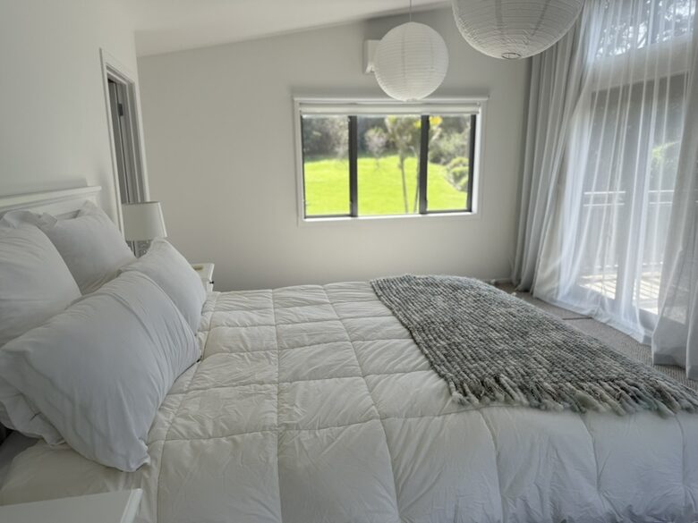 Contemporary Retreat Near Onetangi Beach - Waiheke Island, New Zealand