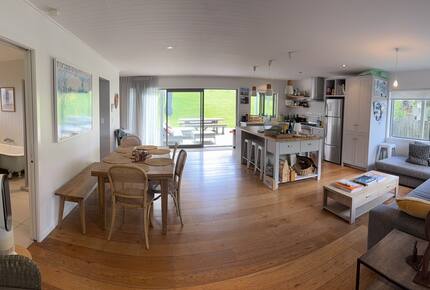 Contemporary Retreat Near Onetangi Beach - Waiheke Island, New Zealand