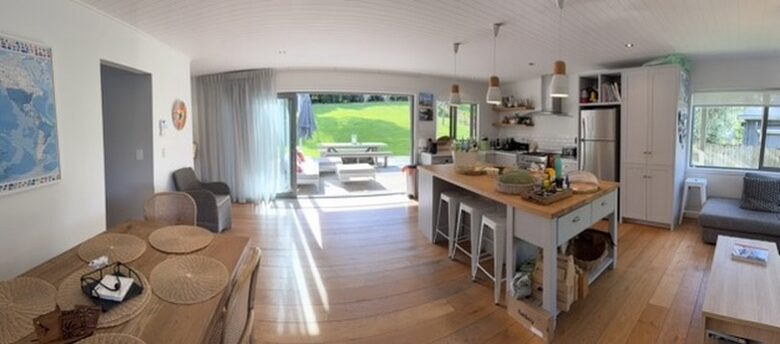 Contemporary Retreat Near Onetangi Beach - Waiheke Island, New Zealand
