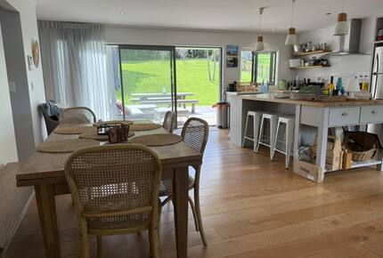Contemporary Retreat Near Onetangi Beach - Waiheke Island, New Zealand