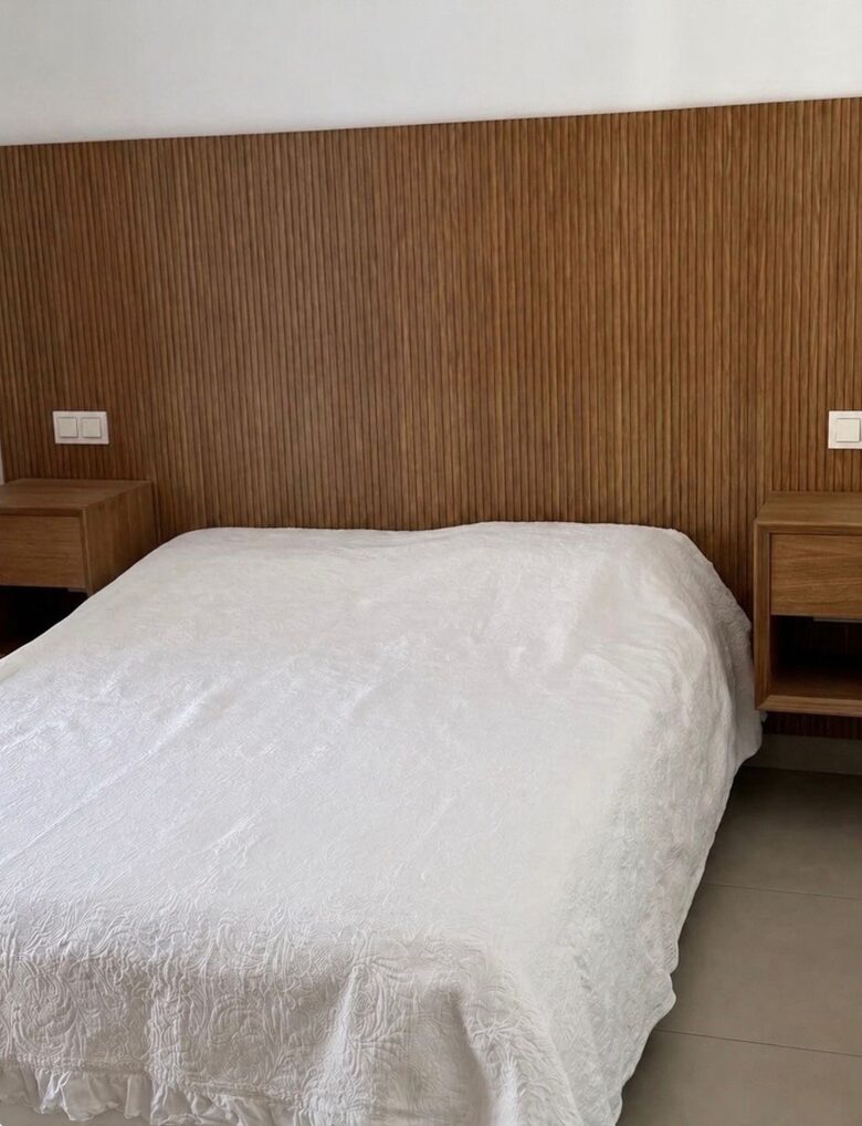 Ground Floor Bedroom 4: Queen Bed