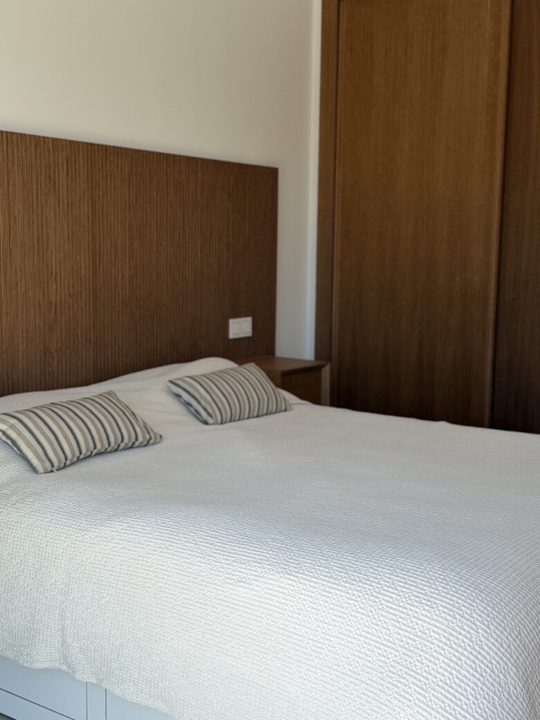 First Floor Bedroom 3: 2 Single Beds