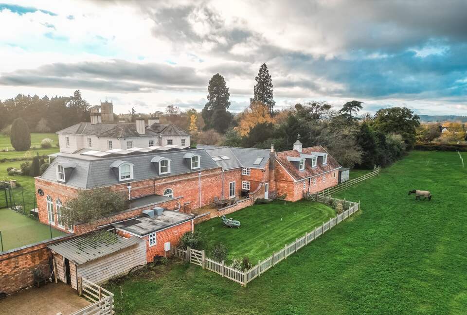 Well Furlong Cottage with Pool and Pastoral Views - Pershore, United Kingdom