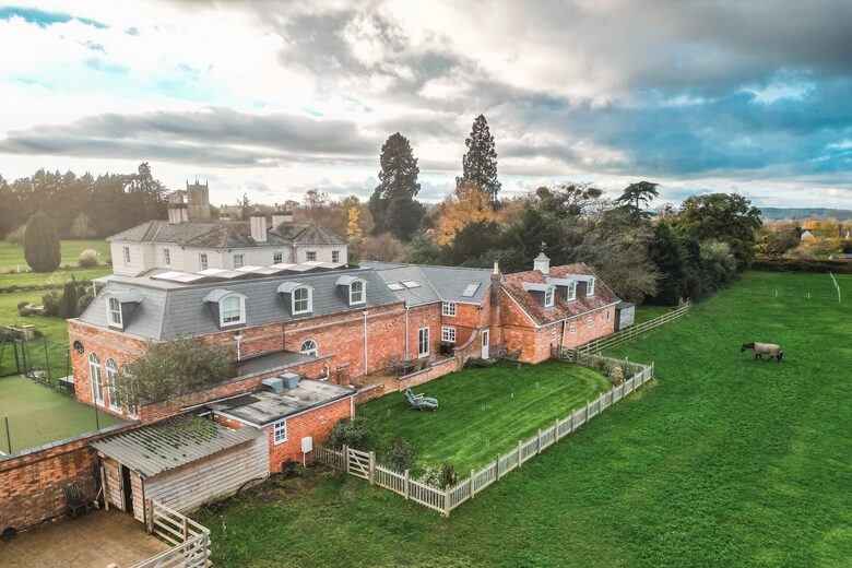 Well Furlong Cottage with Pool and Pastoral Views - Pershore, United Kingdom
