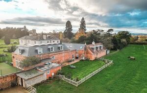 Well Furlong Cottage with Pool and Pastoral Views - Pershore, United Kingdom