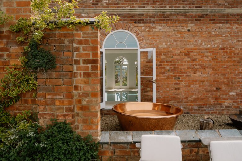 Well Furlong Cottage with Pool and Pastoral Views - Pershore, United Kingdom