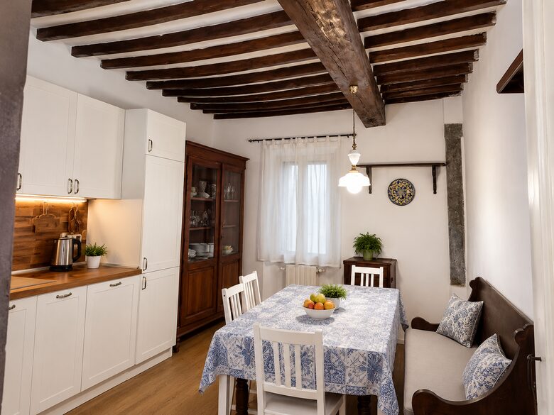 Bright Three Bedroom Apartment in Central Florence - Florence, Italy